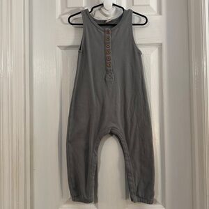 Quincy Mae Baby Unisex Charcoal Jumpsuit 100% Organic Cotton Wooden Buttons